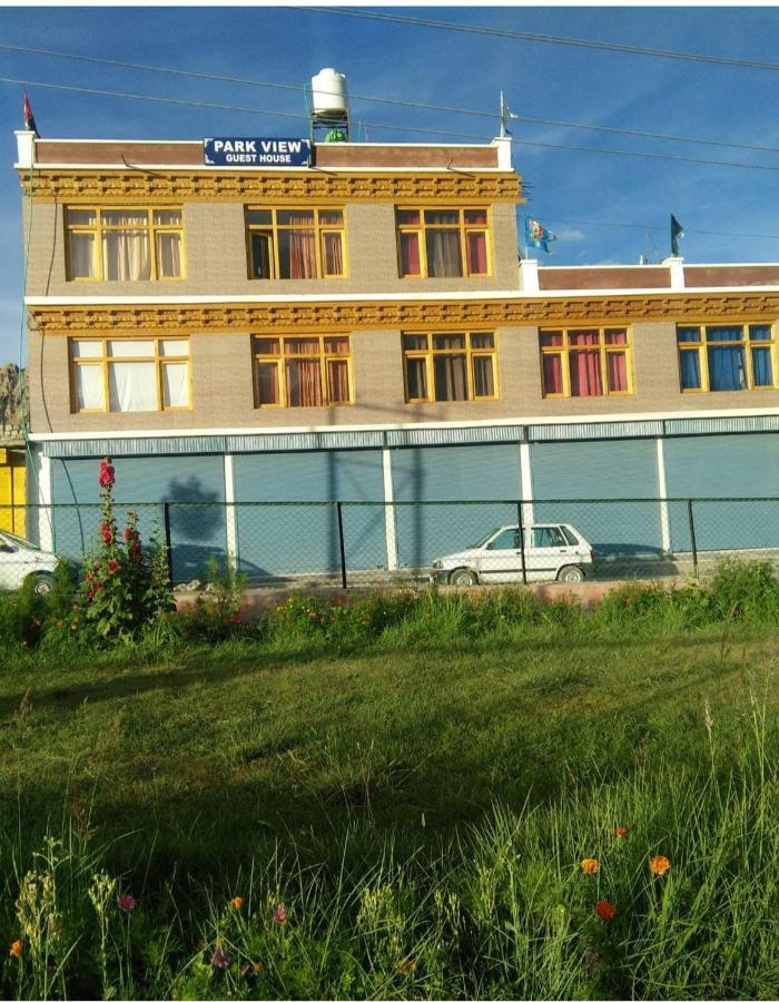 Park View Guest House Лех Экстерьер фото